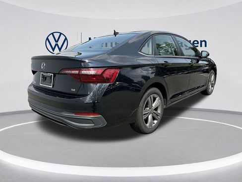 Used 2024 Volkswagen Jetta SE FWD image 5