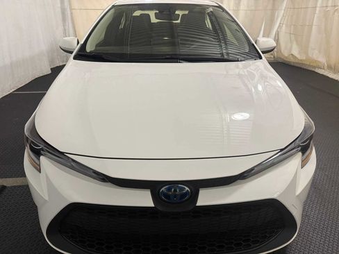 Used 2020 Toyota Corolla LE image 3