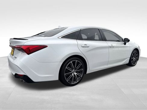 Used 2019 Toyota Avalon Touring image 8