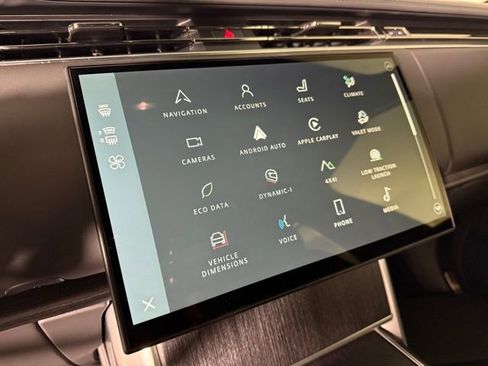 New 2025 Land Rover Range Rover SE image 23