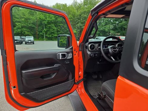 Used 2023 Jeep Wrangler Sport AWD/4WD image 16
