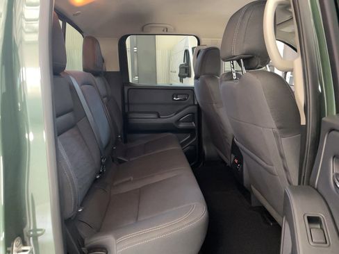 Used 2023 Nissan Frontier SV w/ SV Convenience Package AWD/4WD image 12