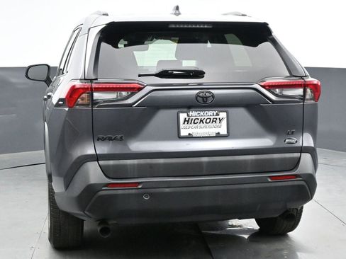 Used 2021 Toyota RAV4 LE FWD image 6