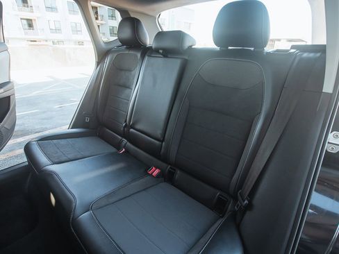 Used 2022 Volkswagen Taos SE image 17