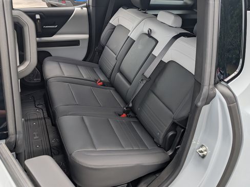 Used 2024 GMC Hummer EV 2X w/ Extreme Off-Road Package AWD/4WD image 17