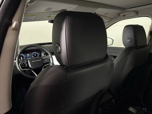 Used 2025 Land Rover Discovery Sport S image 27