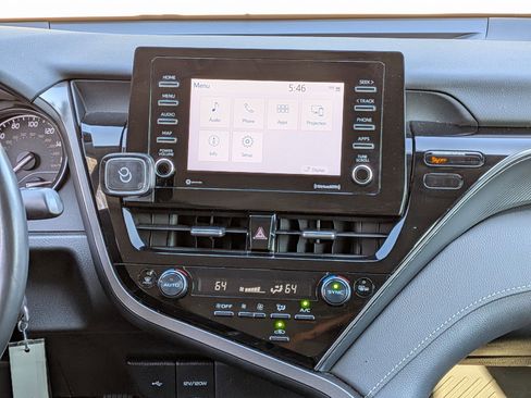 Used 2023 Toyota Camry SE FWD image 19