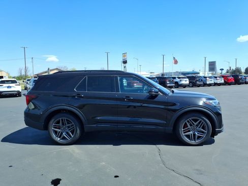Used 2025 Ford Explorer ST AWD/4WD image 7