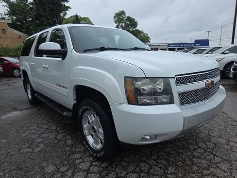Used 2010 Chevrolet Suburban LT AWD/4WD image 5