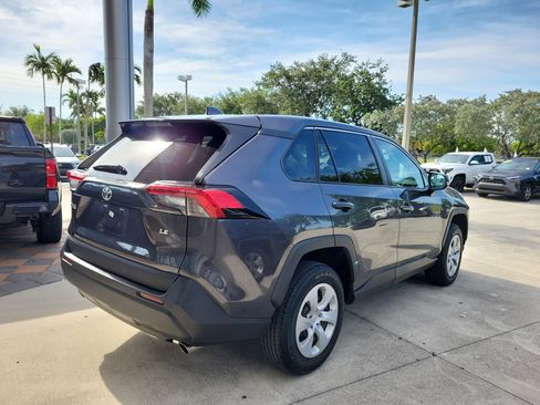 Used 2024 Toyota RAV4 LE FWD image 7