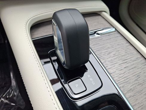 Certified 2023 Volvo XC90 B6 Plus w/ Protection Package Premier AWD/4WD image 15