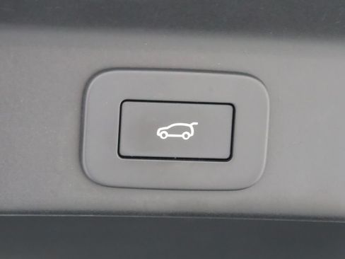 Used 2024 Jaguar F-PACE R-Dynamic S AWD/4WD image 36