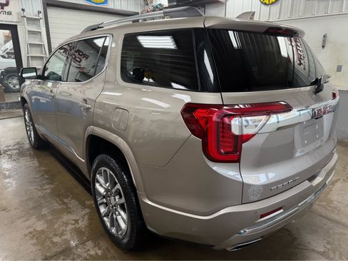 Used 2023 GMC Acadia Denali w/ Denali Technology Package image 7