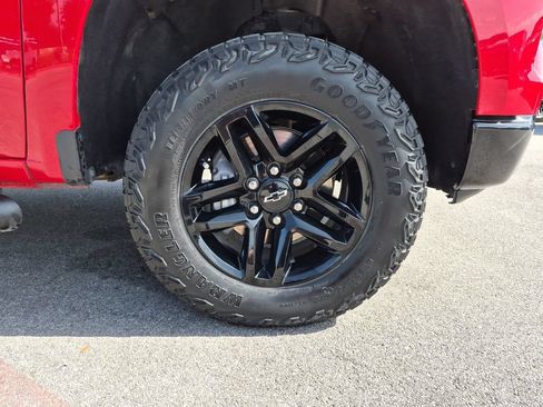 Used 2024 Chevrolet Silverado 1500 LT Trail Boss w/ Convenience Package II AWD/4WD image 18