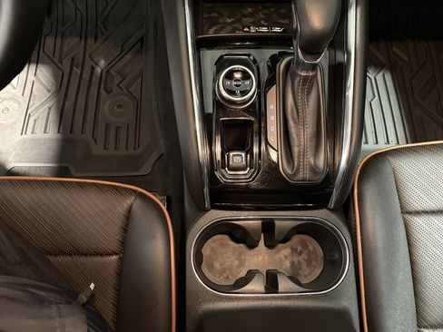 Used 2024 GMC Canyon AT4 w/ AT4 Premium Package image 19