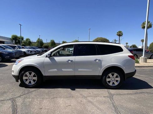 Used 2011 Chevrolet Traverse LT w/ Personal Connectivity Package FWD image 4