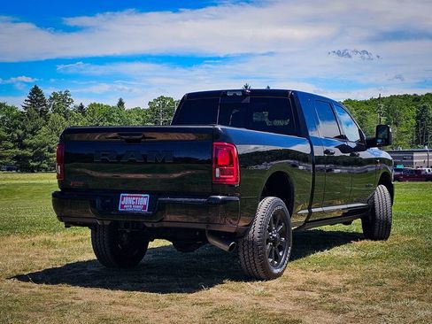 Used 2025 RAM 2500 Laramie AWD/4WD image 3