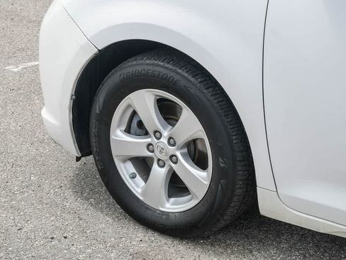 Used 2012 Toyota Sienna LE FWD image 10