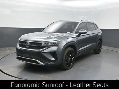 Used 2022 Volkswagen Taos SE w/ Panoramic Sunroof Package
