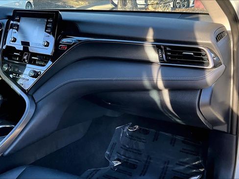 Used 2024 Toyota Camry SE image 17
