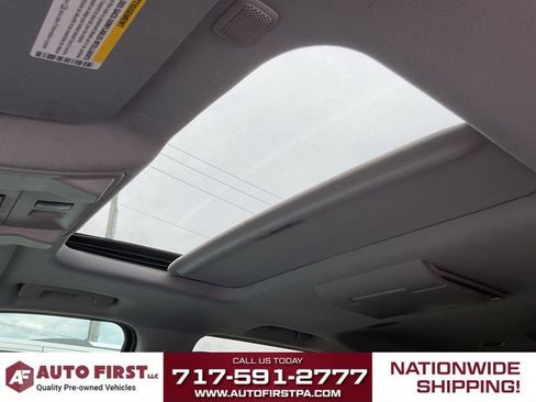 Used 2016 GMC Yukon XL Denali w/ Open Road Package AWD/4WD image 10
