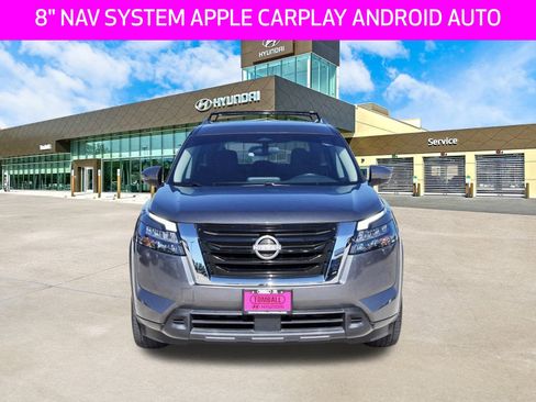 Used 2023 Nissan Pathfinder SV image 2