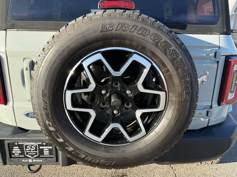 Used 2021 Ford Bronco Outer Banks image 8