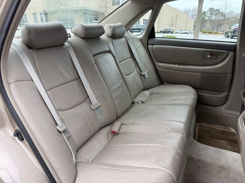 Used 2000 Toyota Avalon XL image 40