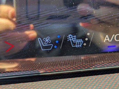 New 2026 Chevrolet Traverse RS w/ LPO, Floor Liner Package FWD image 26