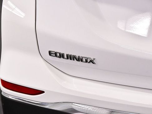 Used 2021 Chevrolet Equinox LT AWD/4WD image 12