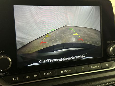 Used 2023 Nissan Rogue SV image 24