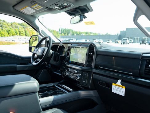 New 2026 Ford F250 Lariat w/ Lariat Premium Package image 21