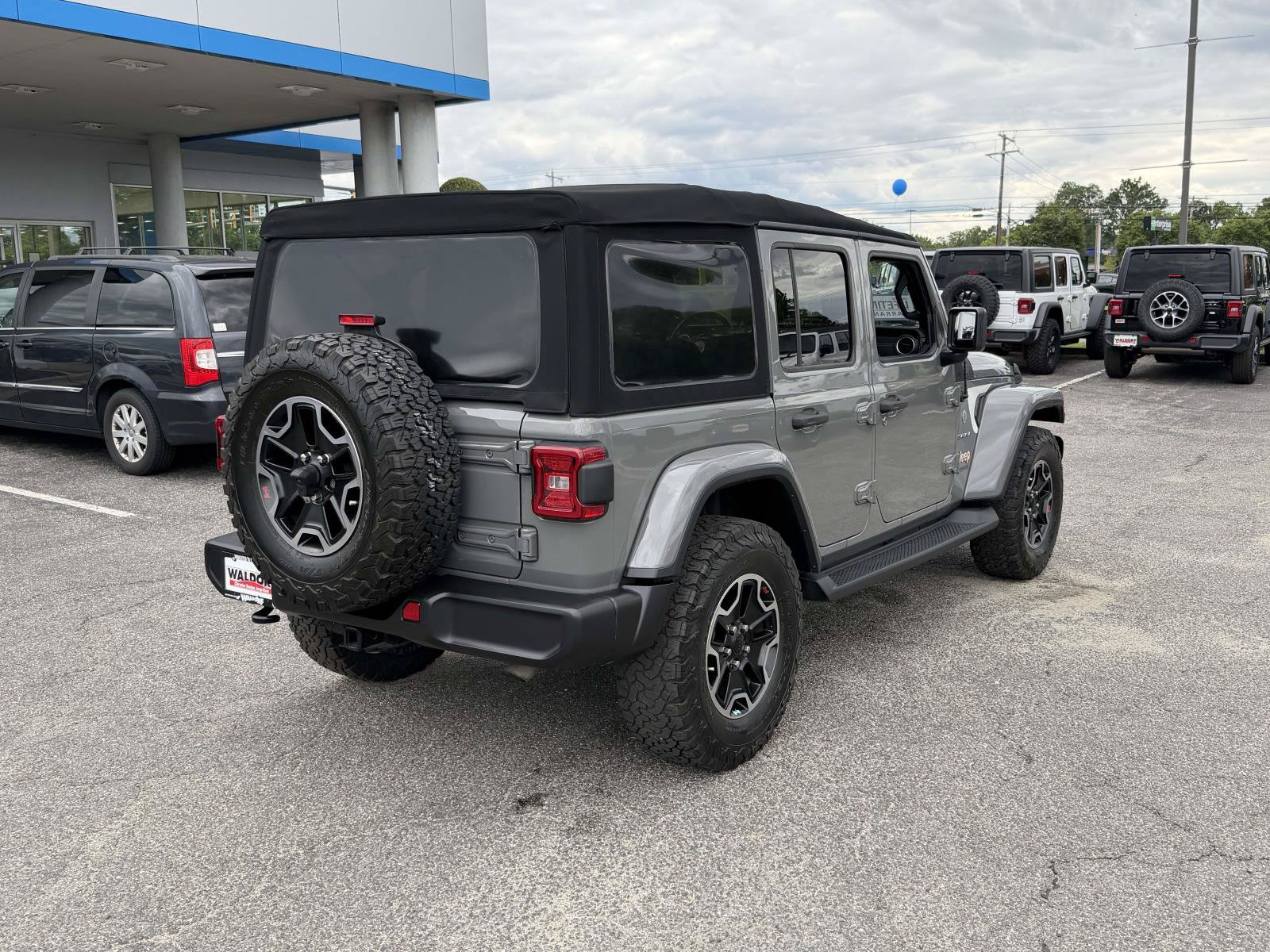 Used 2021 Jeep Wrangler Unlimited Sahara AWD/4WD image 2