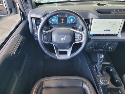 Used 2025 Ford Bronco Outer Banks AWD/4WD image 11