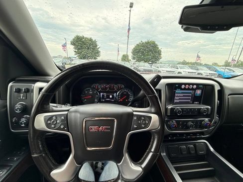 Used 2018 GMC Sierra 1500 SLT AWD/4WD image 18