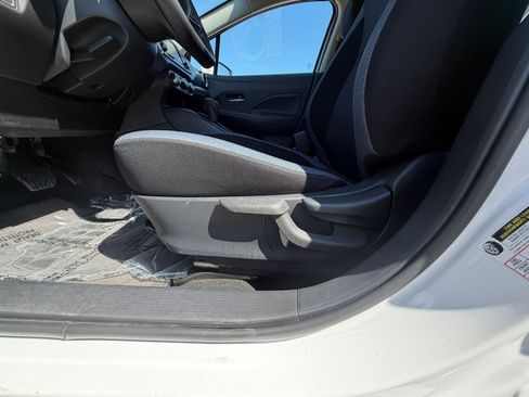 Used 2025 Nissan Versa SV image 23