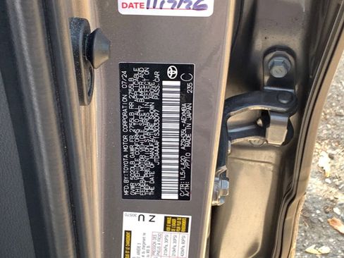 Used 2025 Toyota Crown XLE image 10