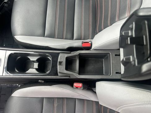Used 2023 Nissan Kicks SR w/ SR Premium Package FWD image 29