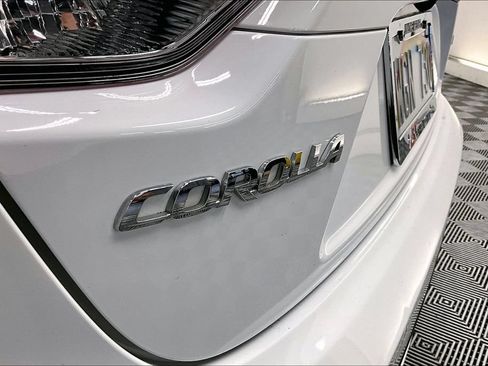 Used 2021 Toyota Corolla LE FWD image 30