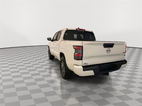 Certified 2025 Nissan Frontier SV w/ SV Convenience Package image 9