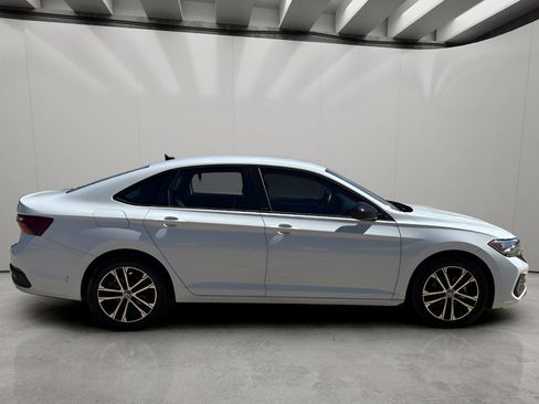 Used 2024 Volkswagen Jetta Sport FWD image 9