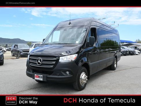 Used 2020 Mercedes-Benz Sprinter 3500 w/ Windows All Around Package image 1