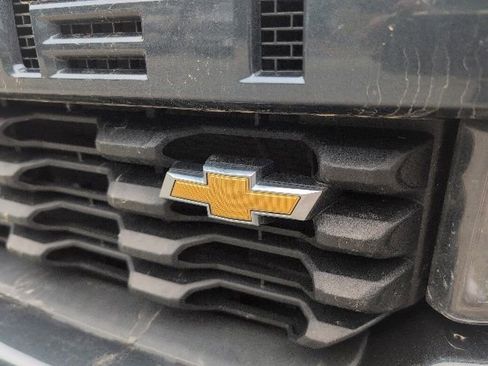 Used 2020 Chevrolet Silverado 1500 Custom w/ Custom Convenience Package RWD image 9