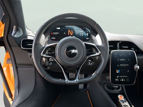 Used 2025 McLaren Artura Spider RWD image 38