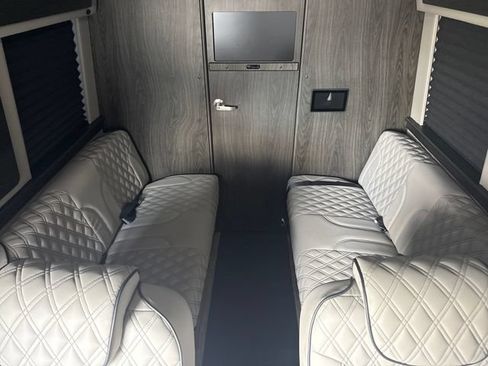 Used 2024 Mercedes-Benz Sprinter 3500 image 21