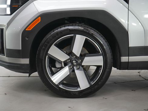 Used 2025 Hyundai Santa Fe Limited image 32