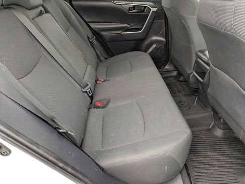 Used 2021 Toyota RAV4 LE image 18