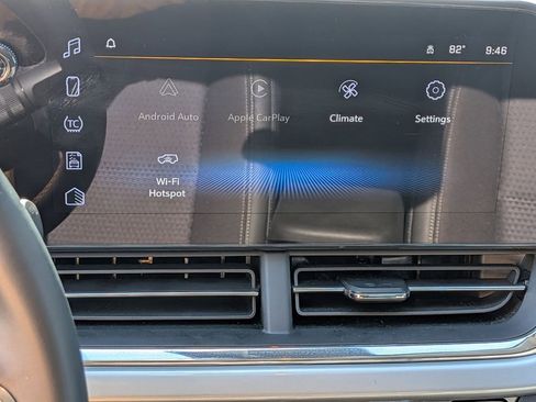 Used 2025 Chevrolet Trax LT w/ LT Convenience Package image 17