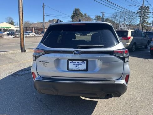 Used 2025 Subaru Forester Premium image 4