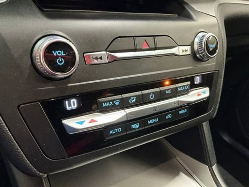 Used 2020 Ford Explorer XLT RWD image 22